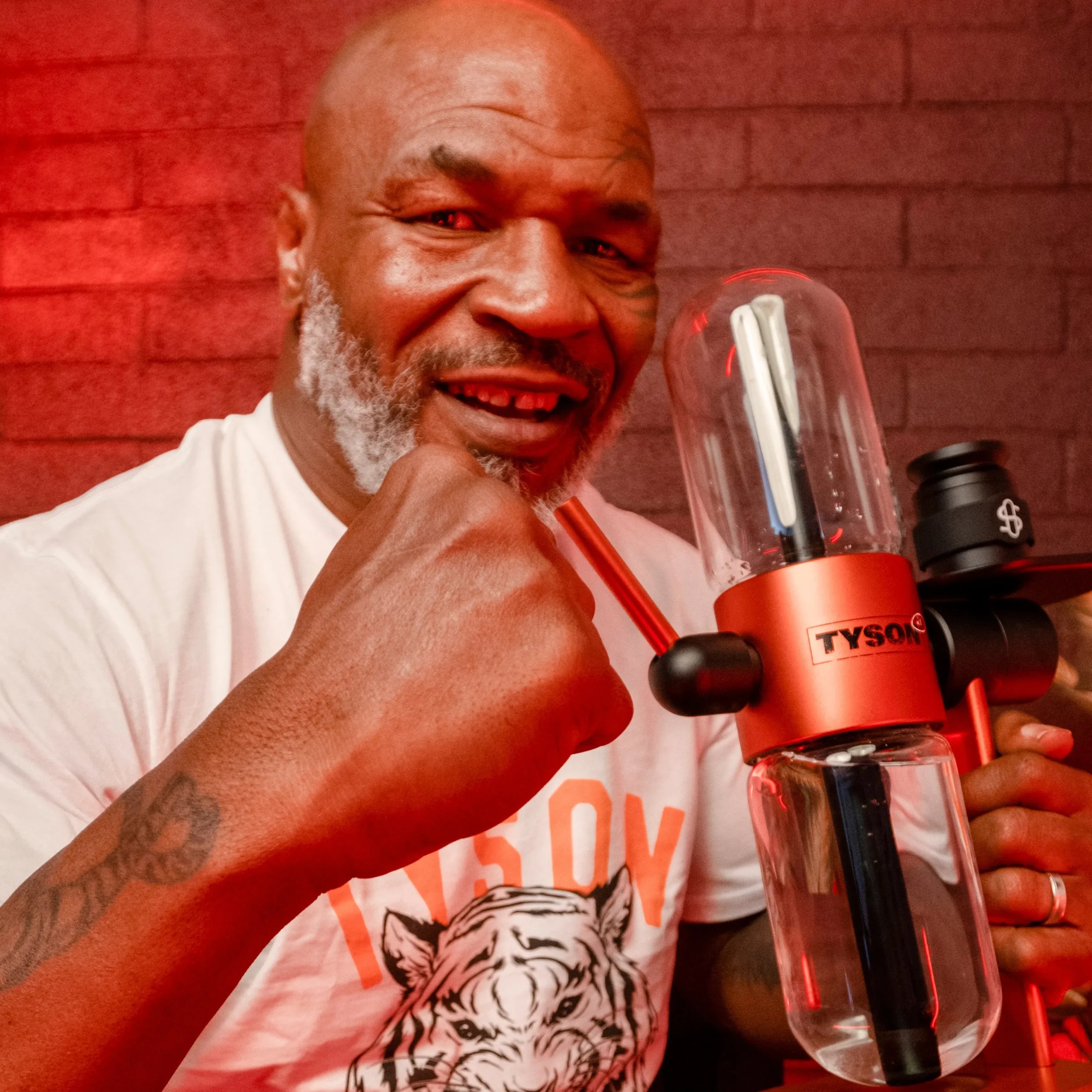 Tyson 2.0 x Stündenglass Gravity 360° Infuser